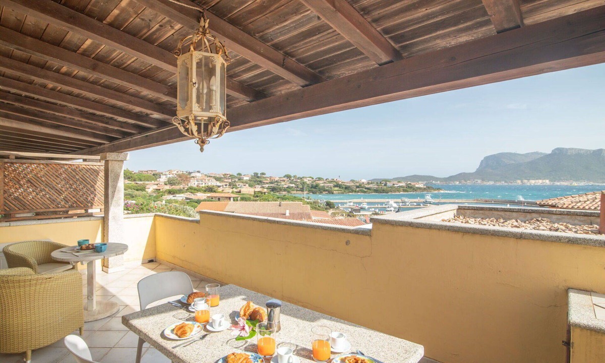 Baia Caddinas Apartment | Nice apartment for 4 guests with pool, WIFI, A/C, TV, terrace and pets allowed