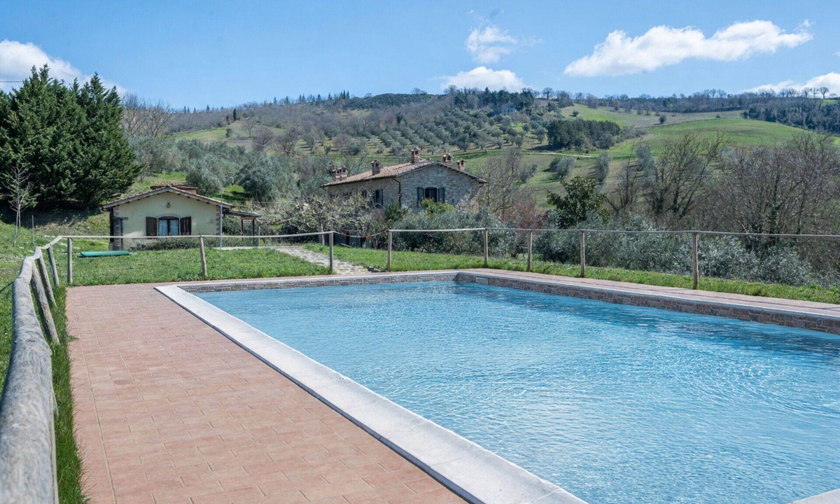 Lidarno House | Nice apartment in villa with pool, A/C, WIFI, TV, patio, pets allowed and panoramic view