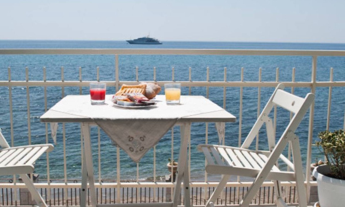 Giardini Naxos Bed & Breakfast | Nina B&B