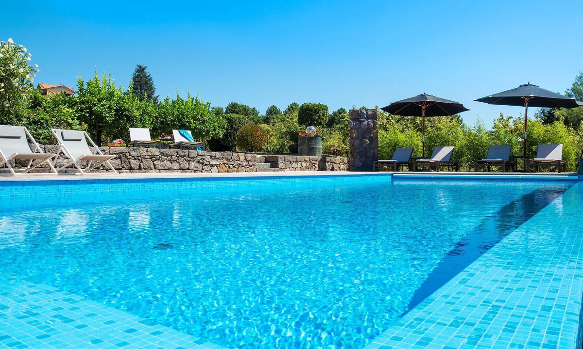 Pedara Villa | Old country property with pool situated on the slopes of Mount Etna, Sicily.