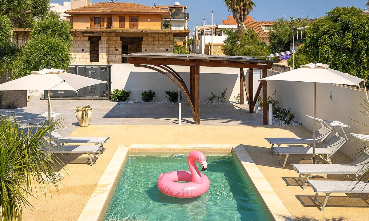 Casuzze House | Pet friendly home in Kaukana
