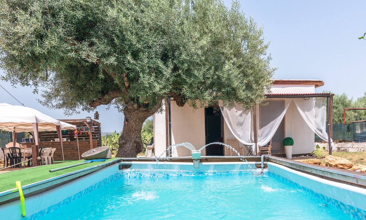 Syracuse Villa | Pet-Friendly Villa "Oasi 261" with Pool & A/C