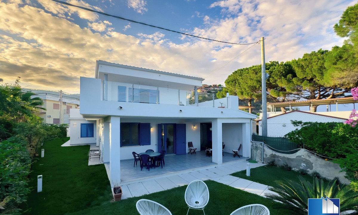 Calalunga-Pietragrande Villa | [pietragrande] Seaside Paradise Haven