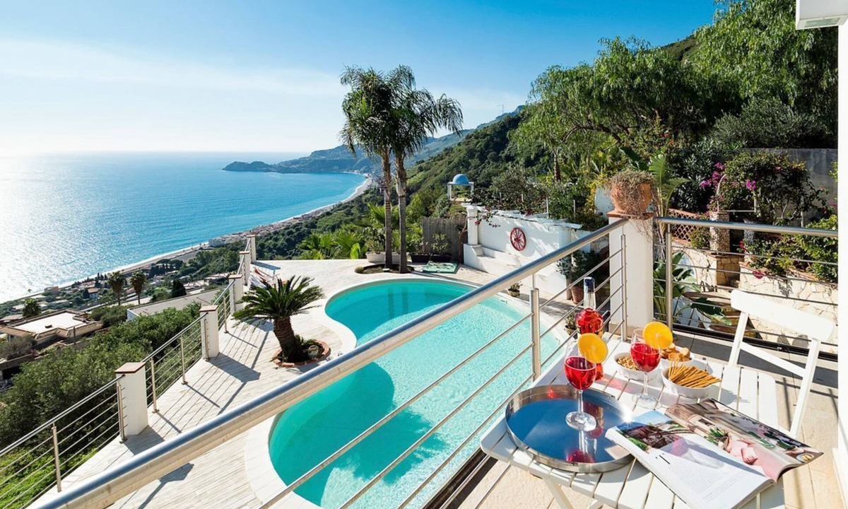 Letojanni Villa | Pigna Rossa - Four Bedroom Villa, Sleeps 8