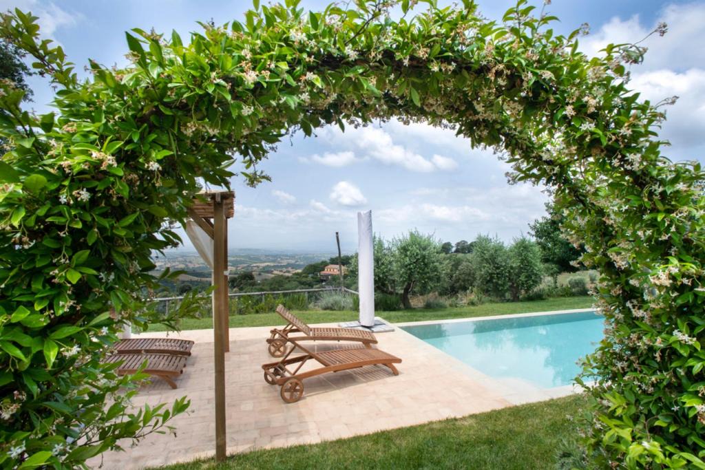 Scansano Villa | PODERE TORRICELLE 69B INDEPENDENT COUNTRY COTTAGE for max 4, pool, jacuzzi, bbq, 2 bedrooms and 1 bath, 2nd bath by pool-Upon request for extra cost, a room in main villa with private bathroom, kitchen ,bbq, see PODERE TORRICELLE 69B FULL SERVICED ROOM