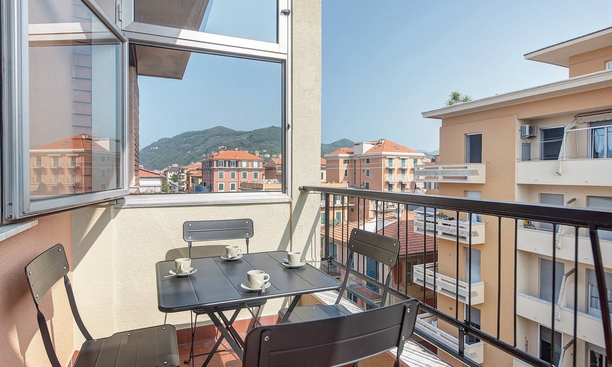 Chiavari Apartment | Queta – Modern Apartment | Comfort, Beach & City Center on Foot