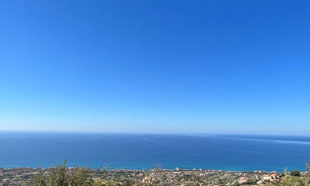 Fuscaldo Apartment | Quiet apartment in the hills near the sea and the mountains