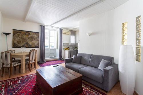 Kalsa Apartment | Real Umberto I° Suite 2