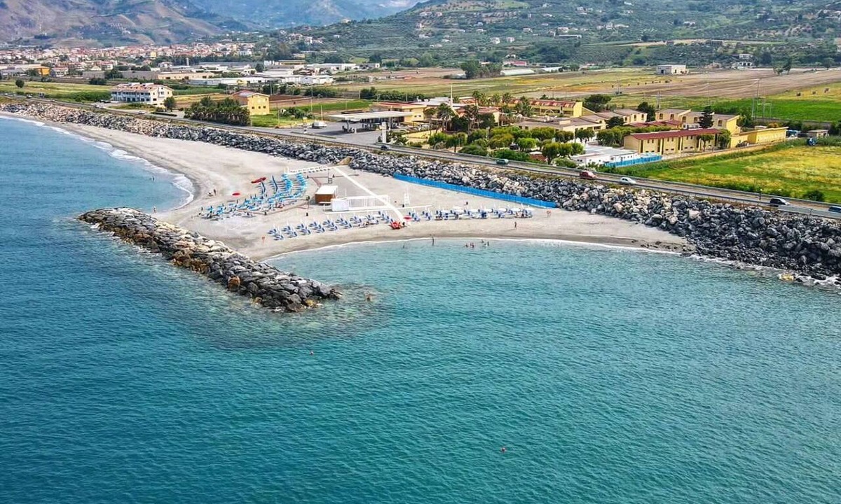 Amantea Apartment | Residence in Amantea with 2 bedrooms sleeps 6