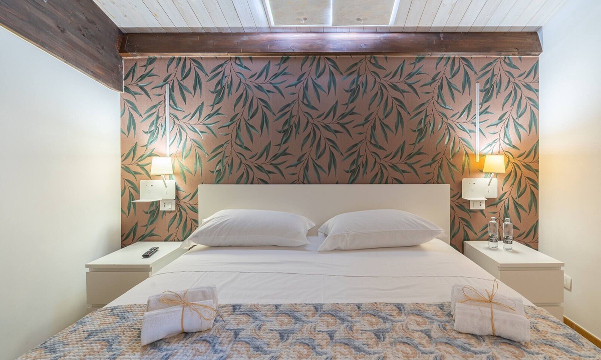 Marzamemi Apartment | Room 202 at 'Le Saline Rooms Marzamemi' with Wi-Fi and Air Conditioning