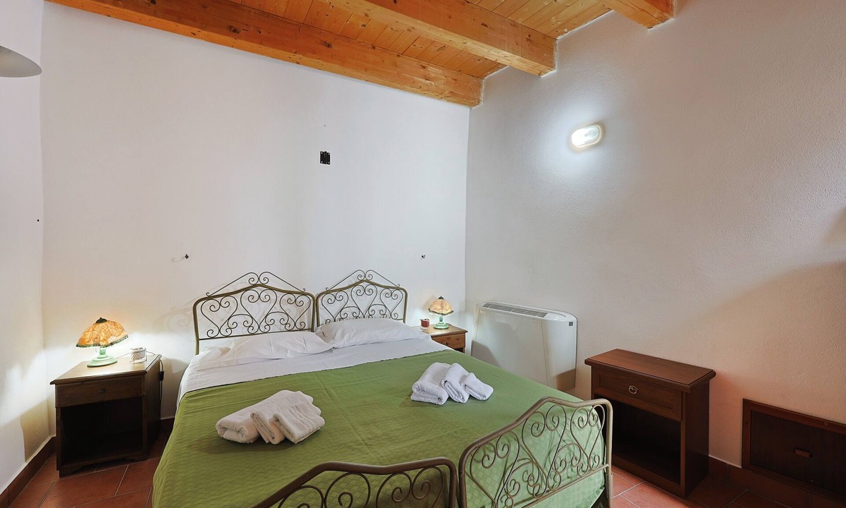 San Marco d'Alunzio Apartment | Room 'Casa Del Pensatore' with Balcony