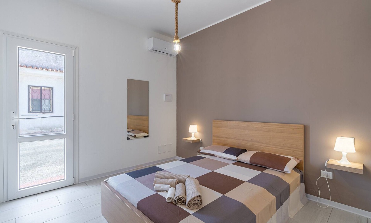 Solarino Apartment | Room in Villa with Pool, Wi-Fi and Air Conditioning