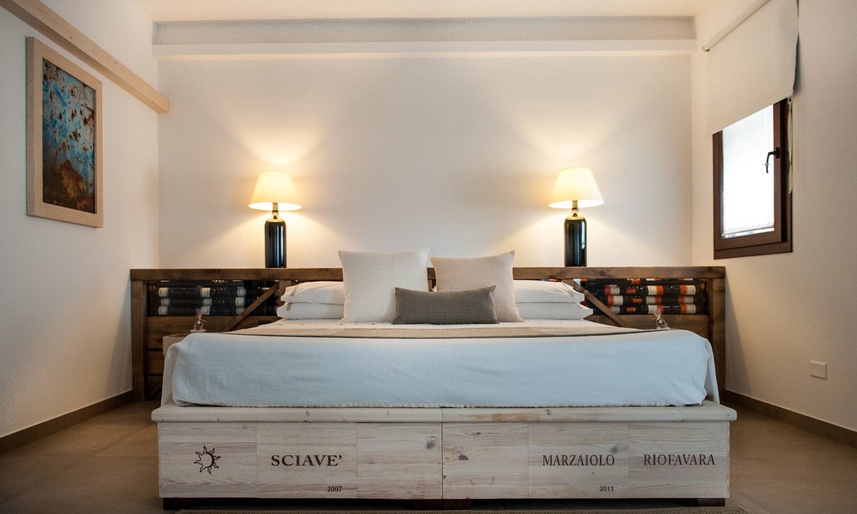 Ispica Apartment | Room 'Riofavara Winery - Suite' with Private Terrace, Wi-Fi and Air Conditioning