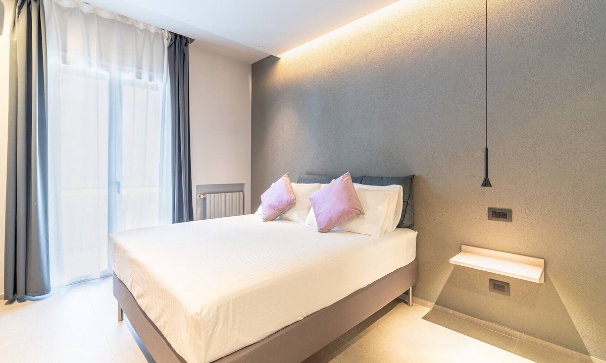 Viagrande Apartment | Room 'Rosa' with Mountain View, Shared Terrace and Air Conditioning