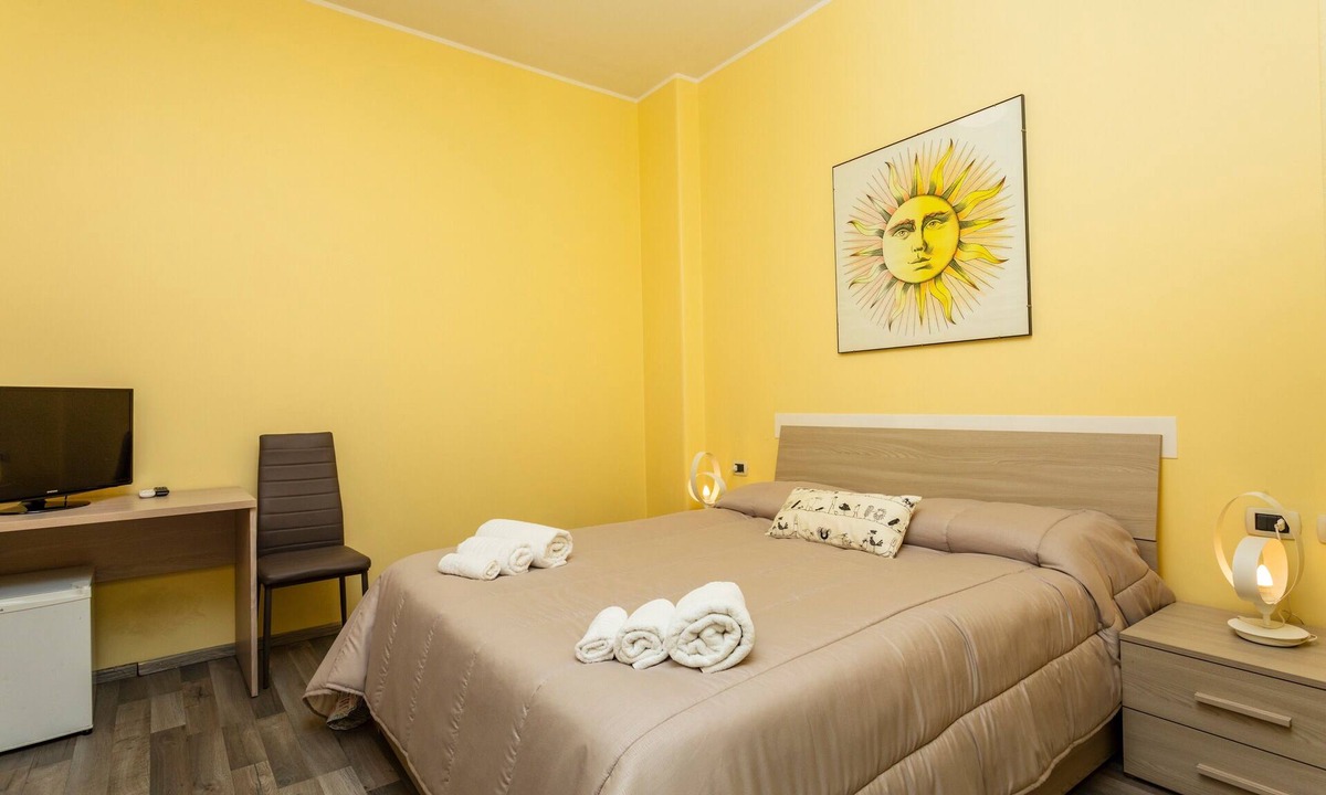 Picanello-Ognina-Barriera-Canalicchio Apartment | Room 'Seaside and City - Quadrupla' with Shared Terrace, Wi-Fi and Air Conditioning