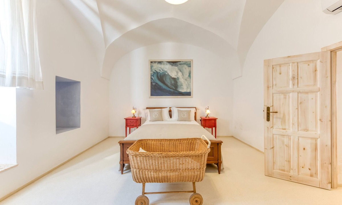Presicce Apartment | Room 'Serena - 3' with Private Terrace, Wi-Fi and Air Conditioning