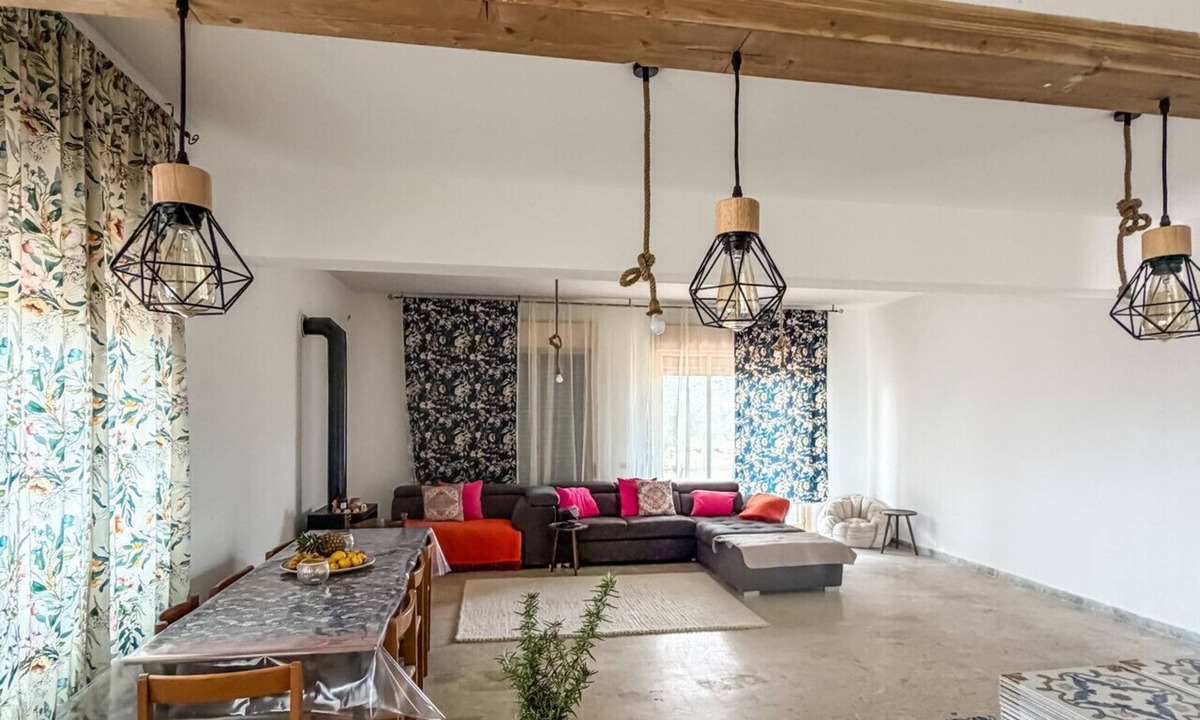 San Pietro Bed & Breakfast | Root and Rise - Triple Room with Shared Bathroom