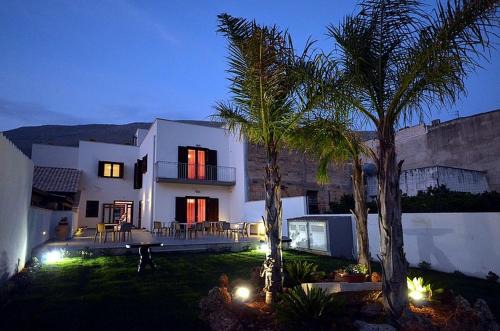 Castelluzzo Bed & Breakfast | Rotte e Sentieri B&B