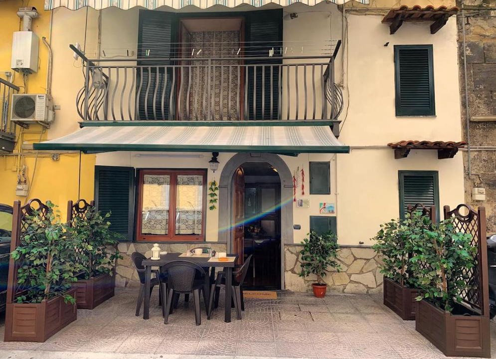 Naples City Centre House | San Gennaro House