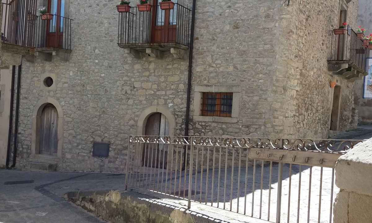 Montalbano Elicona House | San Nicolò Holiday Home