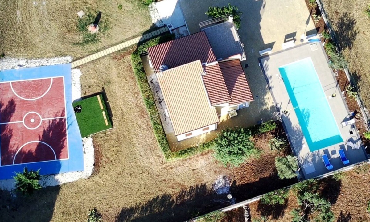 Modica House | Scrusciu do vientu by Interhome