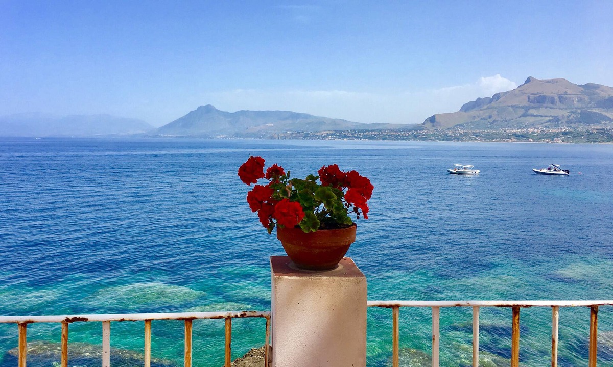 Santa Flavia Villa | SEAFRONT VILLA AND GARDEN (direct access to the sea)