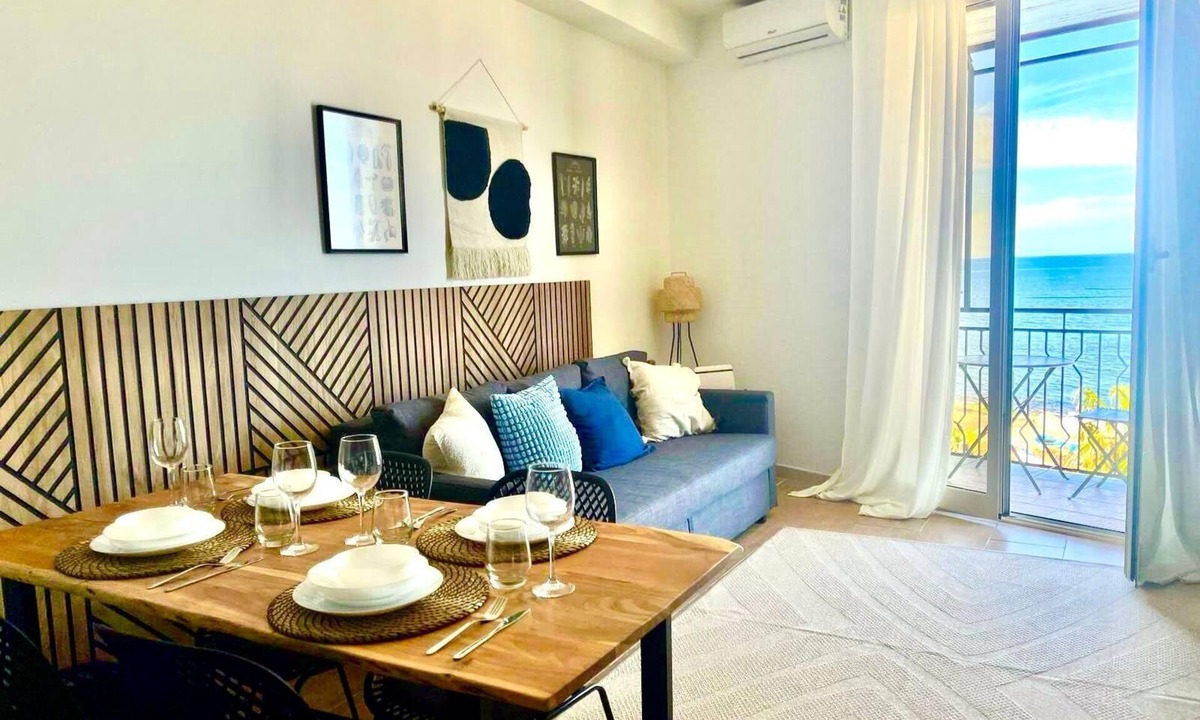 Aspra Apartment | Seashore - La Riva