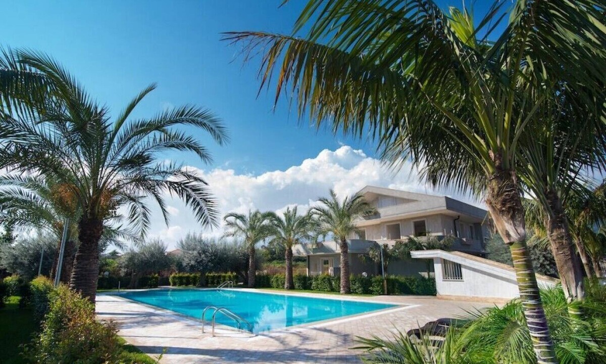 Fondachello Apartment | Self Catering Apartment at only 350m from the Beach!