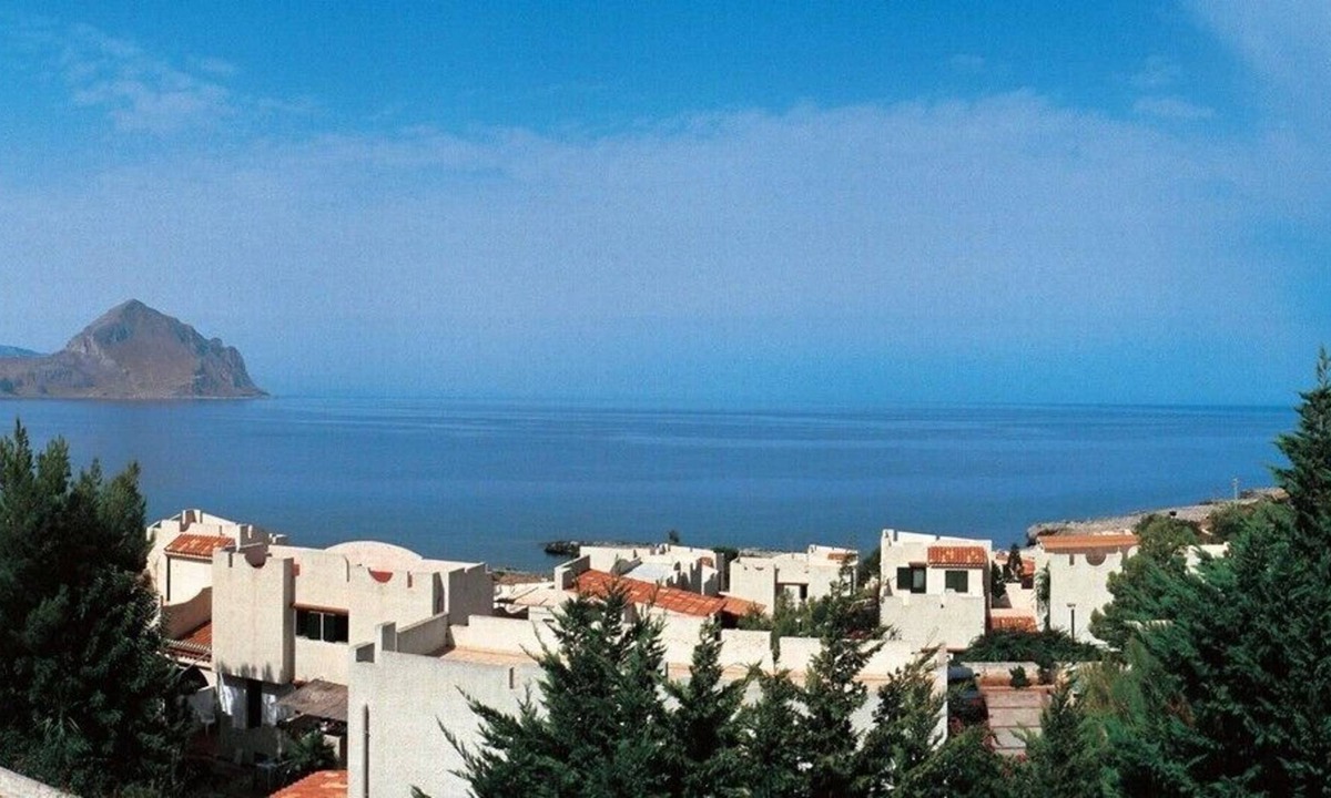 Macari Villa | Semi-detached villa in stunning setting with wonderful sea view