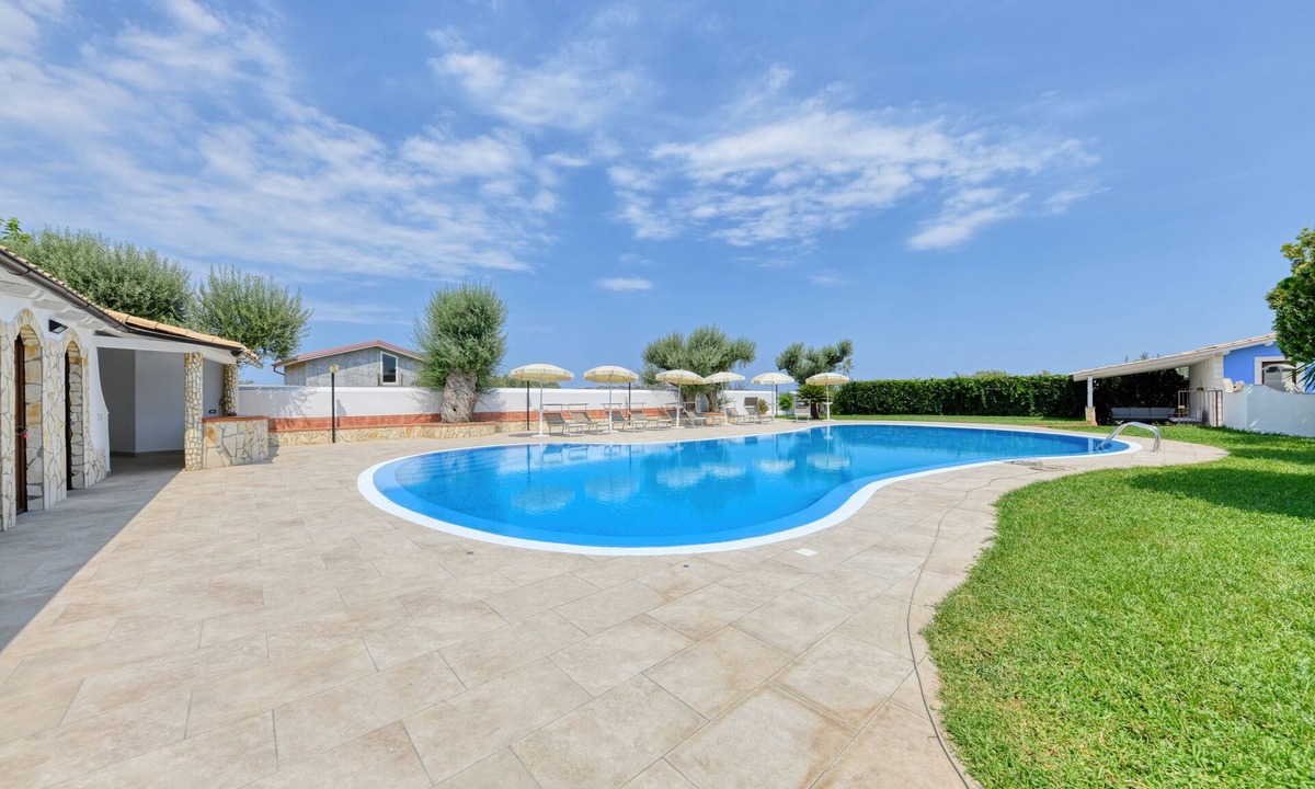 Syracuse Villa | Single villa with wonderful private pool and great outdoor area