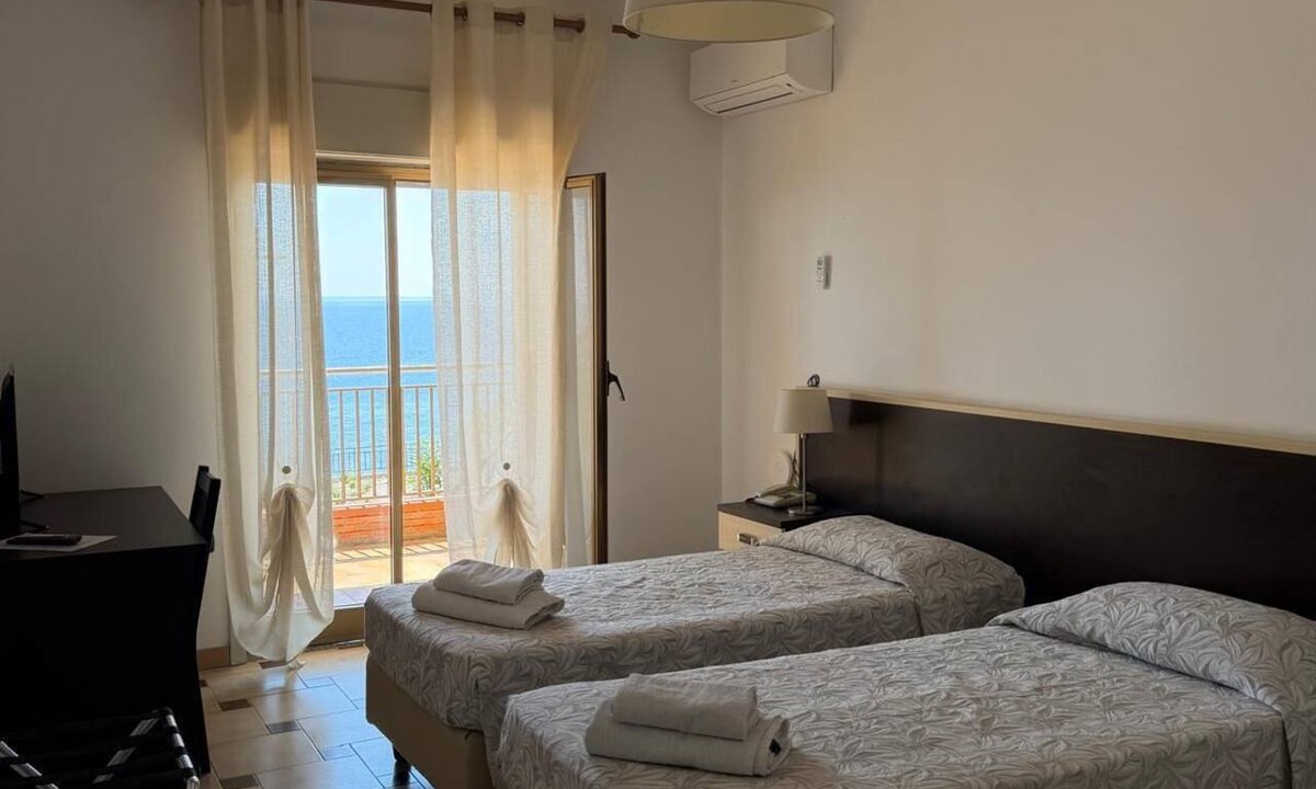 Sant'Alessio Siculo Hotel | SOLEMAR DI MIANO VIVIANA & C SAS