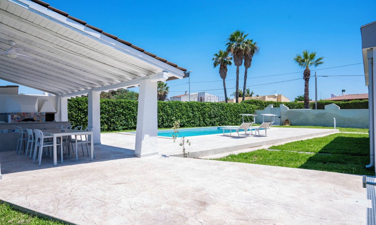 Fontane Bianche Villa | Southern Direction