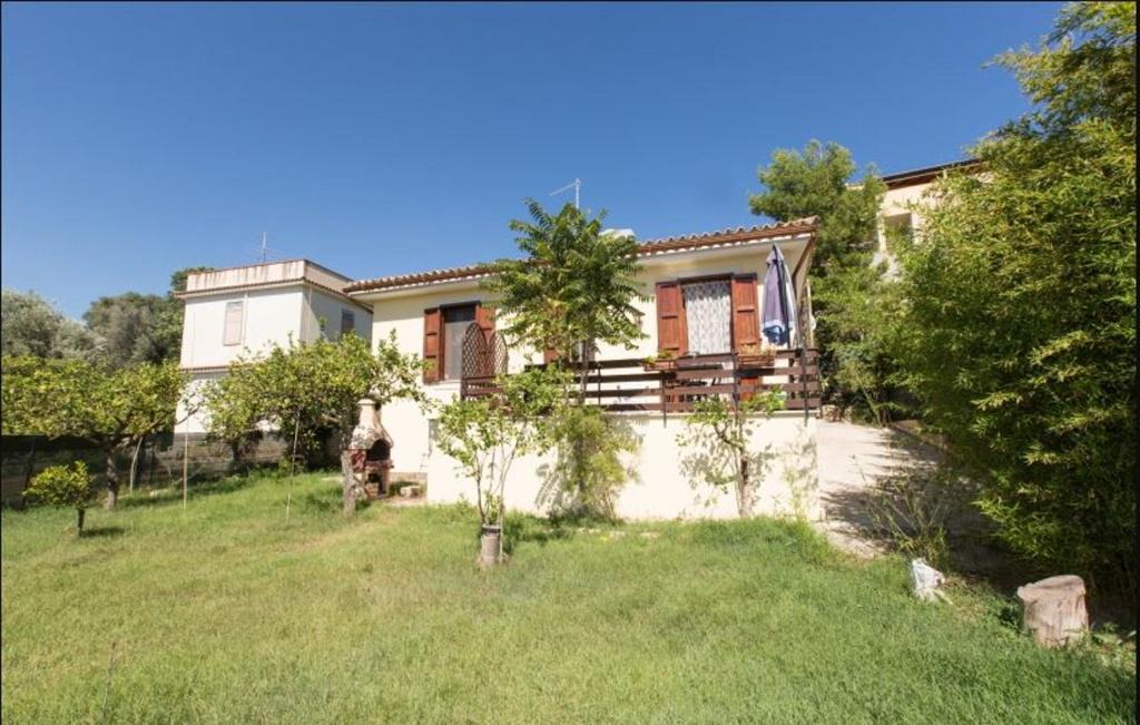 Noto Marina House | Spacious house in Lido di Noto with terrace and garden