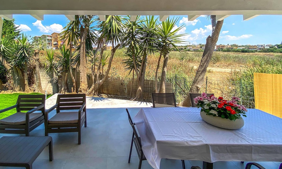 San Leone House | Spend wonderful vacations on the golden sandy beaches of Sicily.