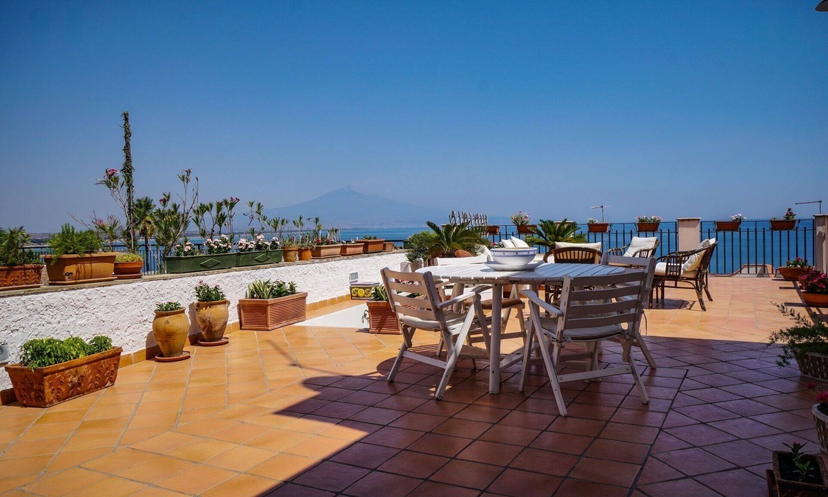Costa Saracena-Castelluccio Villa | Stunning view on the Etna Volcano in a village with private beaches