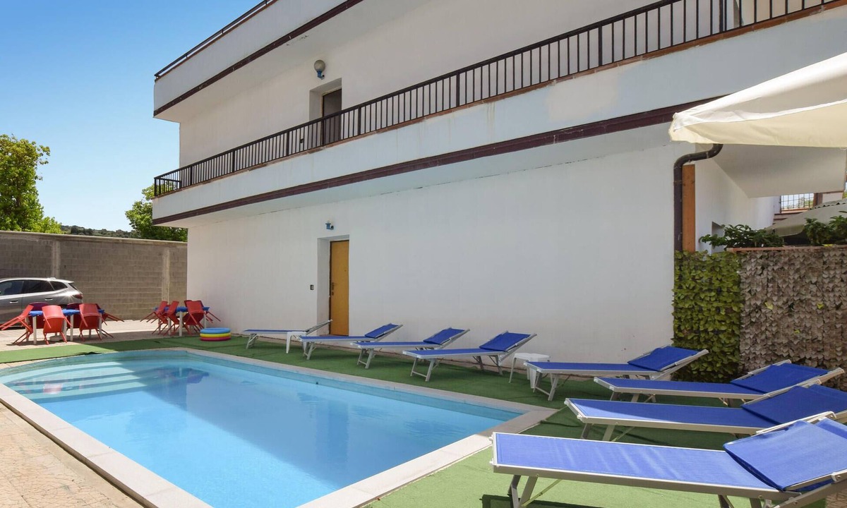 Palmi Apartment | Stunning apartment in Palmi with house sea view