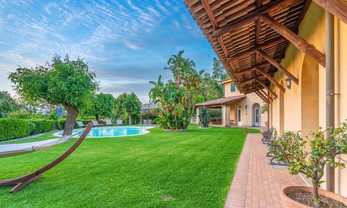 Polistena House | Stunning home in Polistena with sauna