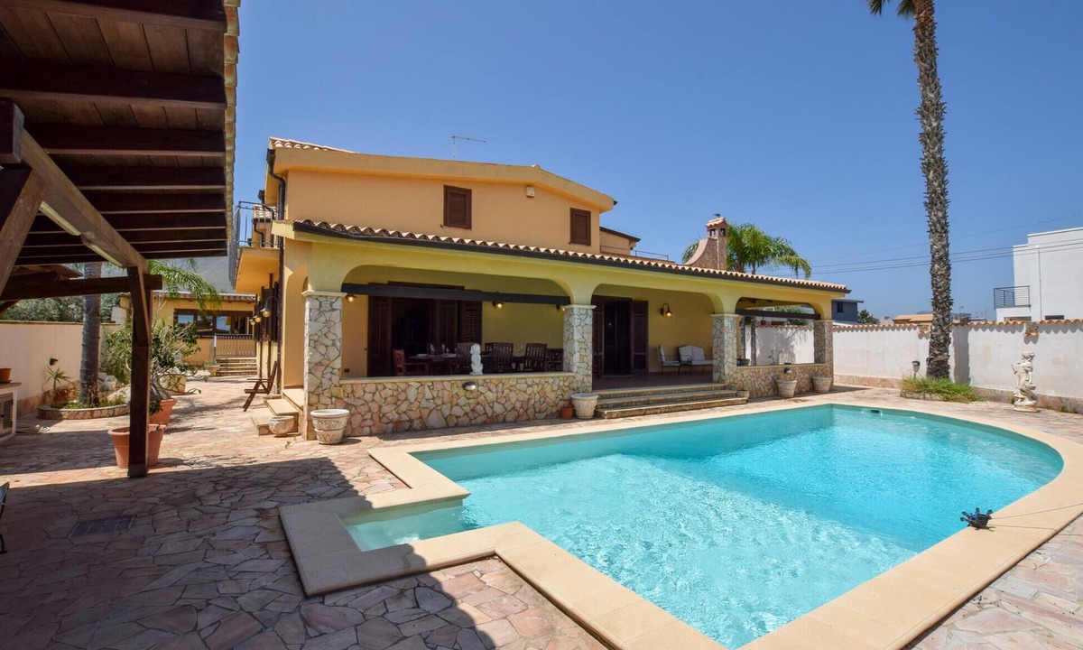 Altavilla Milicia House | Stunning home in Altavilla Milicia