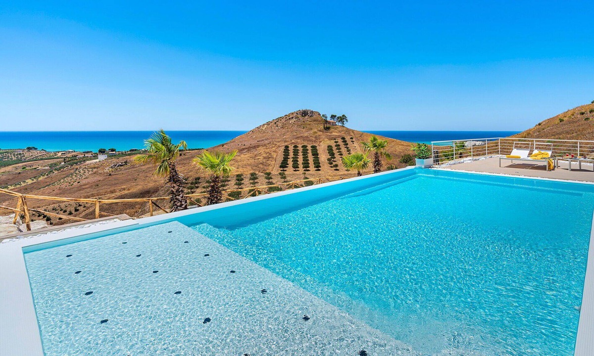 Montallegro Villa | Stunning private villa with A/C, WIFI, private pool, TV, terrace, panoramic view and parking
