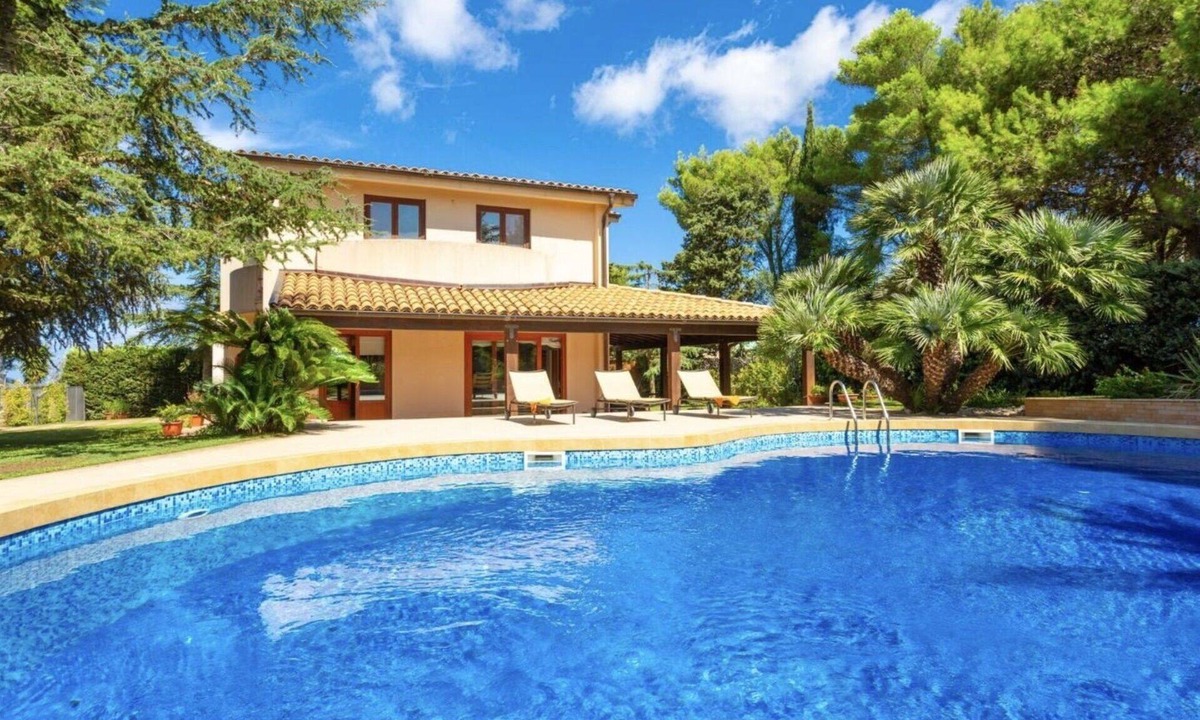 Valderice Villa | Stunning private villa for 9 guests with private pool, WIFI, A/C, TV and patio