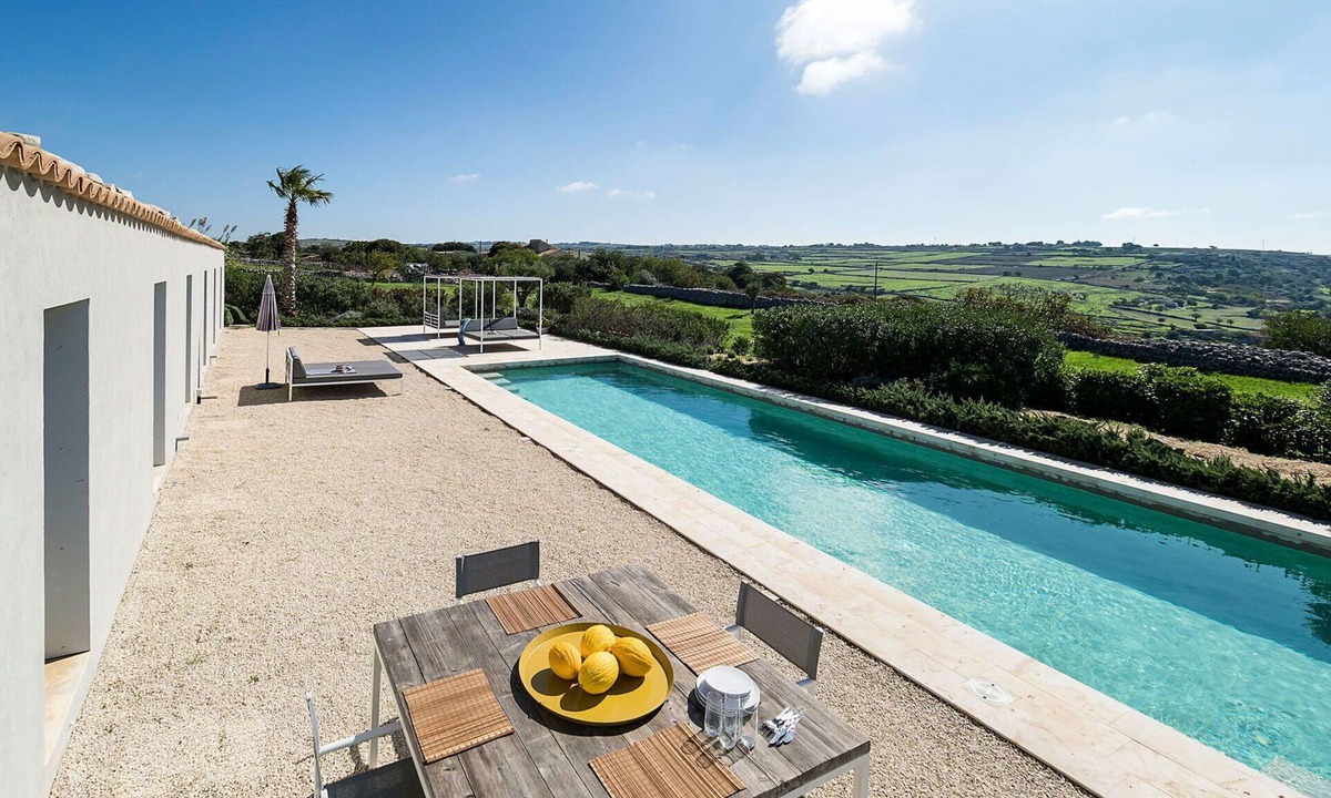 Ragusa Villa | Stunning private villa for 6 guests with A/C, private pool, WIFI, TV, patio and panoramic view