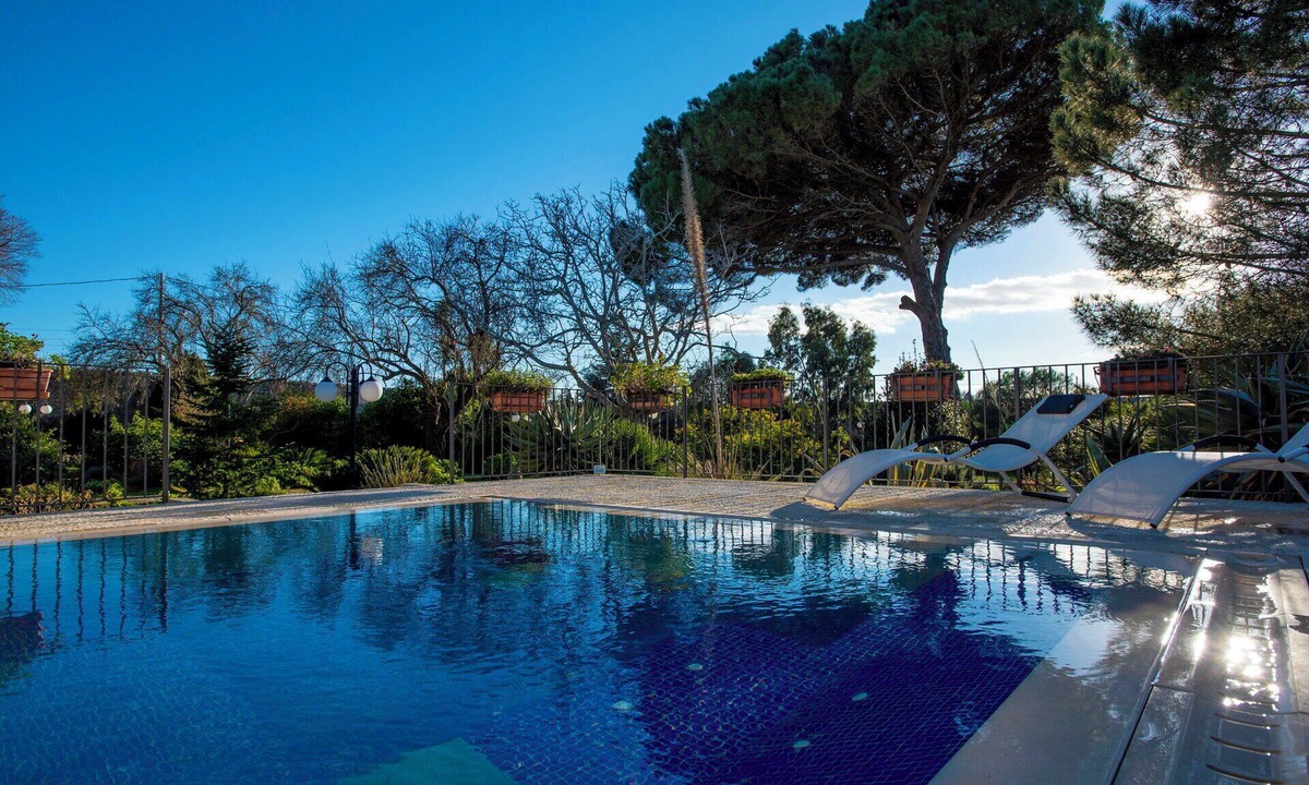 Ragusa Villa | Stunning private villa for 12 people with WIFI, private pool, A/C, TV and patio