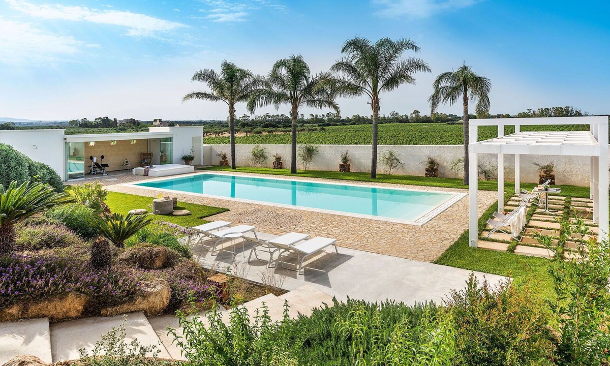 Marausa Villa | Stunning private villa for 10 people with A/C, WIFI, private pool, TV and terrace
