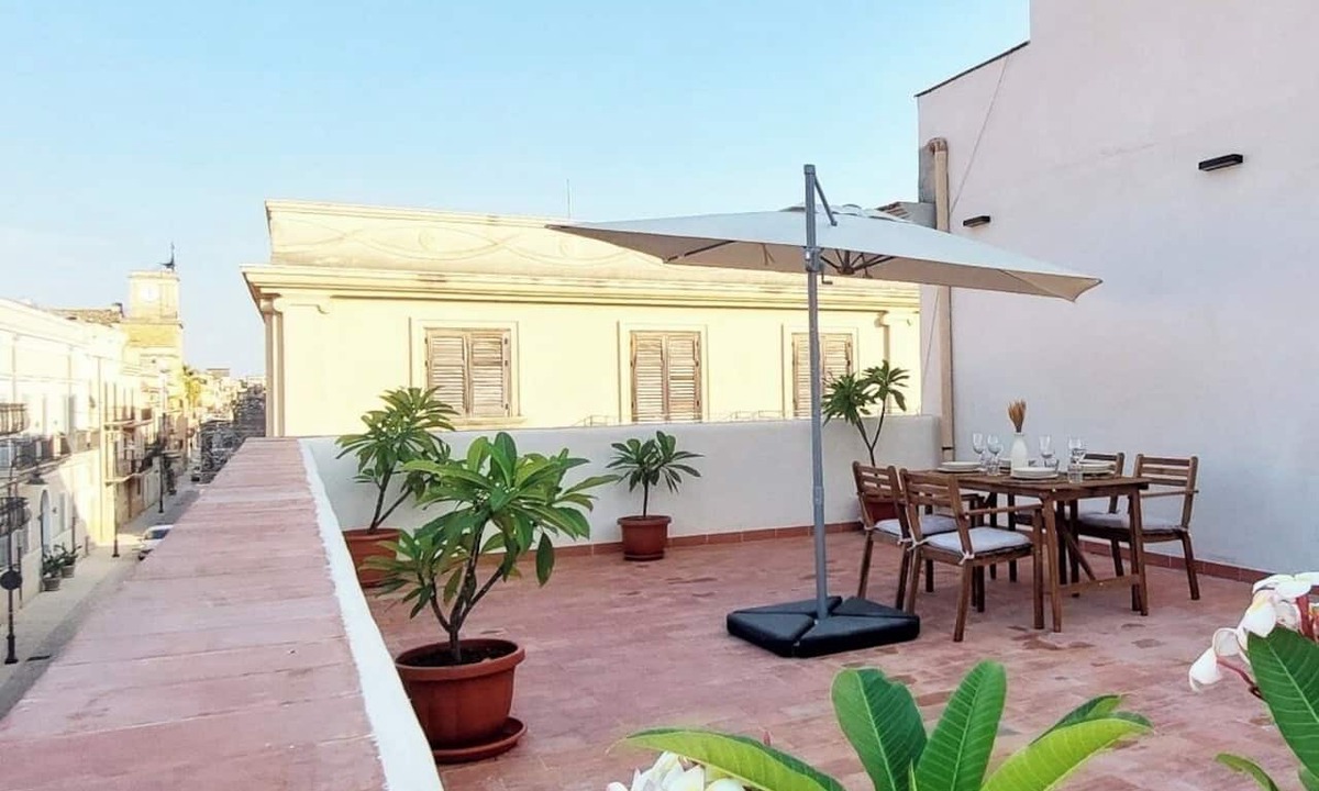 Menfi Apartment | Stylish and modern 2-bedroom apartment with a stunning rooftop terrace