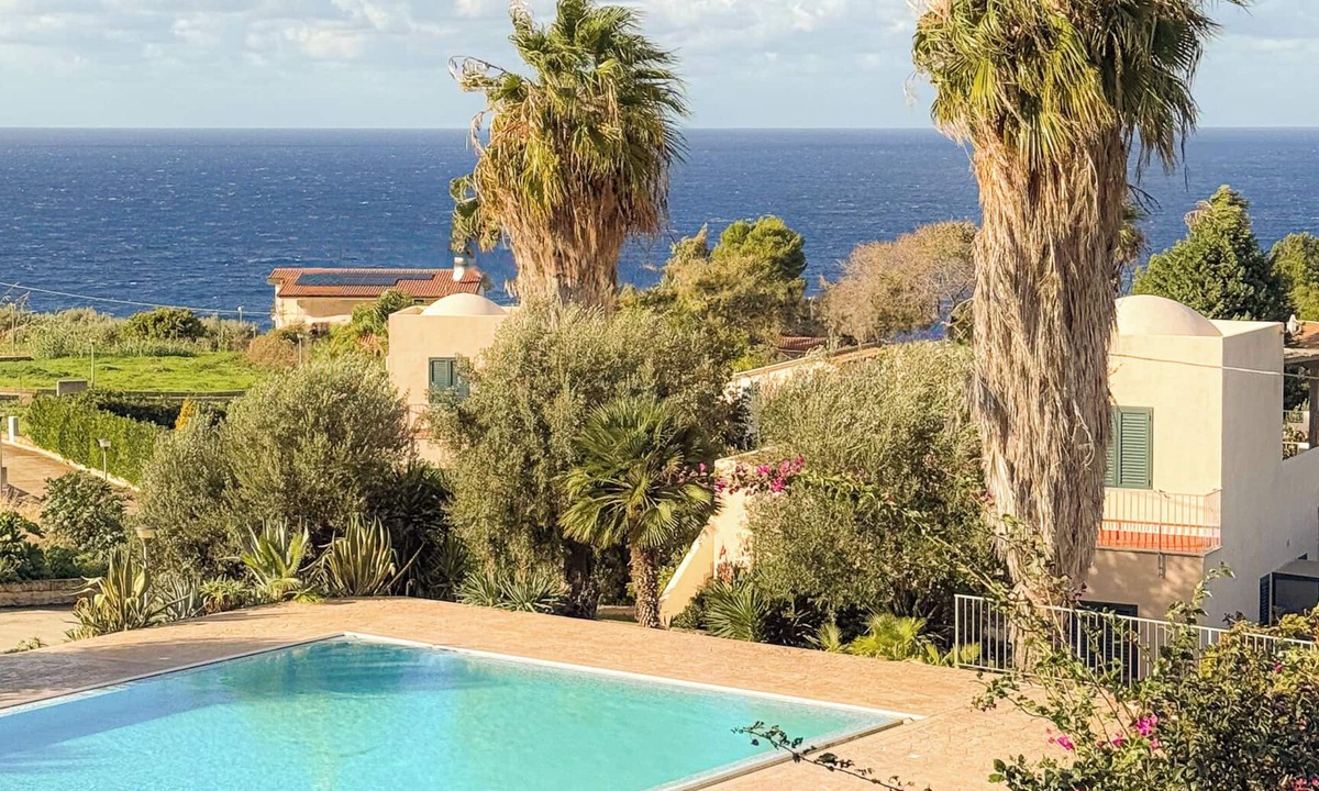Zambrone Apartment | SuleMare House with swimming pool, Sub Paradise
