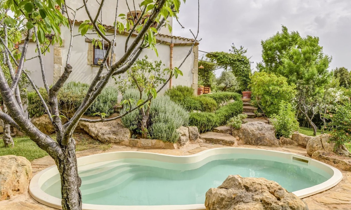 Salemi House | Sun-kissed Holiday Home in Salemi with Garden