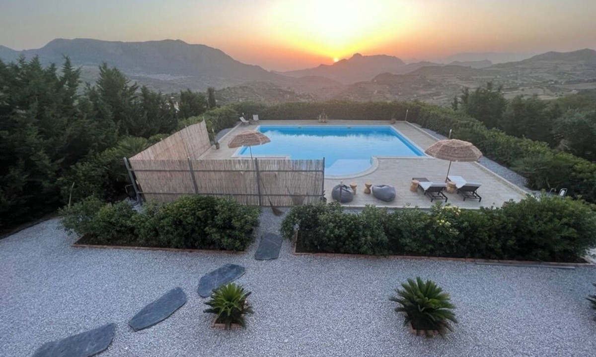Ciminna Villa | Sundrenched Sicilian Villa - Pool, Hot Tub, Gym, Sauna - Sleeps 10 Near Palermo