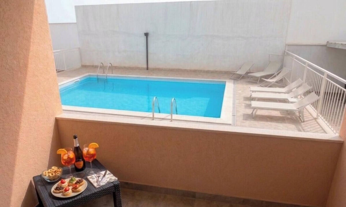 Zona XIX Casal Morena Apartment | Swimming Pool + BBQ + Covered Parking Space + Metro A + Air Conditioning