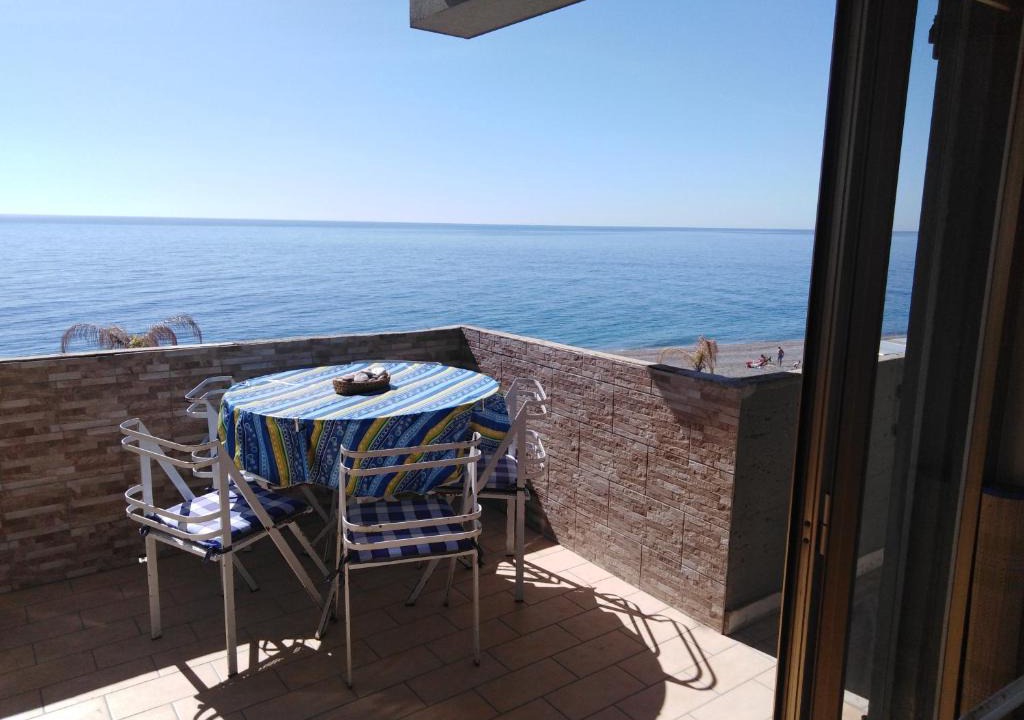 Furci Siculo Apartment | Terrace on the sea