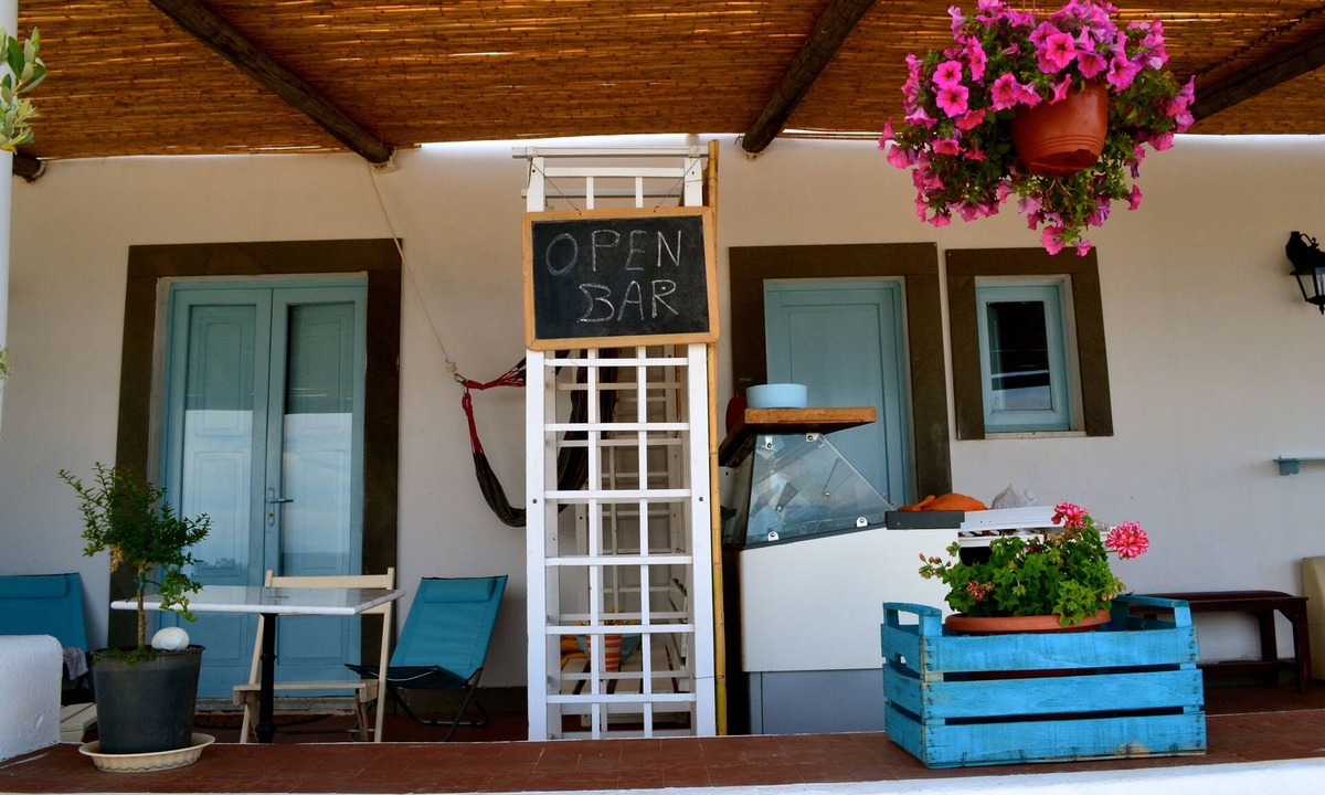 Pianoconte Apartment | The Cave - panoramic studio with patio, Villa Paradis, Lipari
